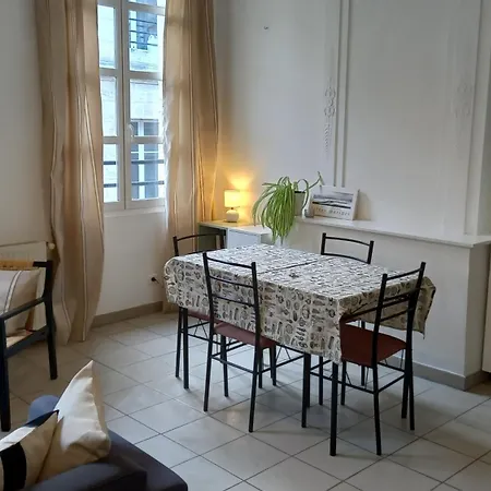 Burdigala Homes - Les De La Devise Apartment *