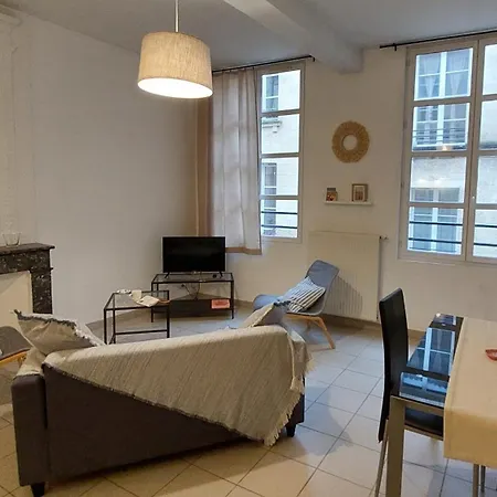 Appartement T2 Meuble - Location 1 A 3 Mois - Centre