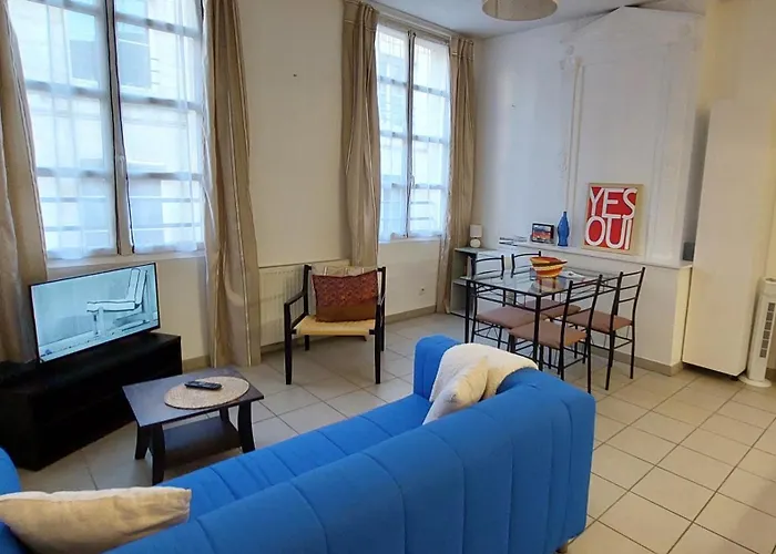 Apartament T2 Meuble - Location 1 A 3 Mois - Centre *